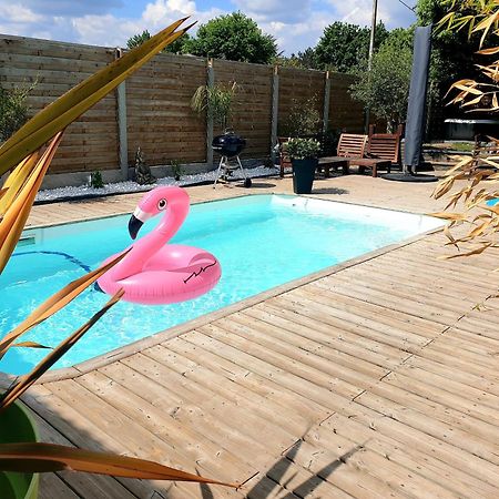 فيلا Tiny House Avec Jardin Et Acces Piscine Chauffee سان ميدارد-أون-جال المظهر الخارجي الصورة
