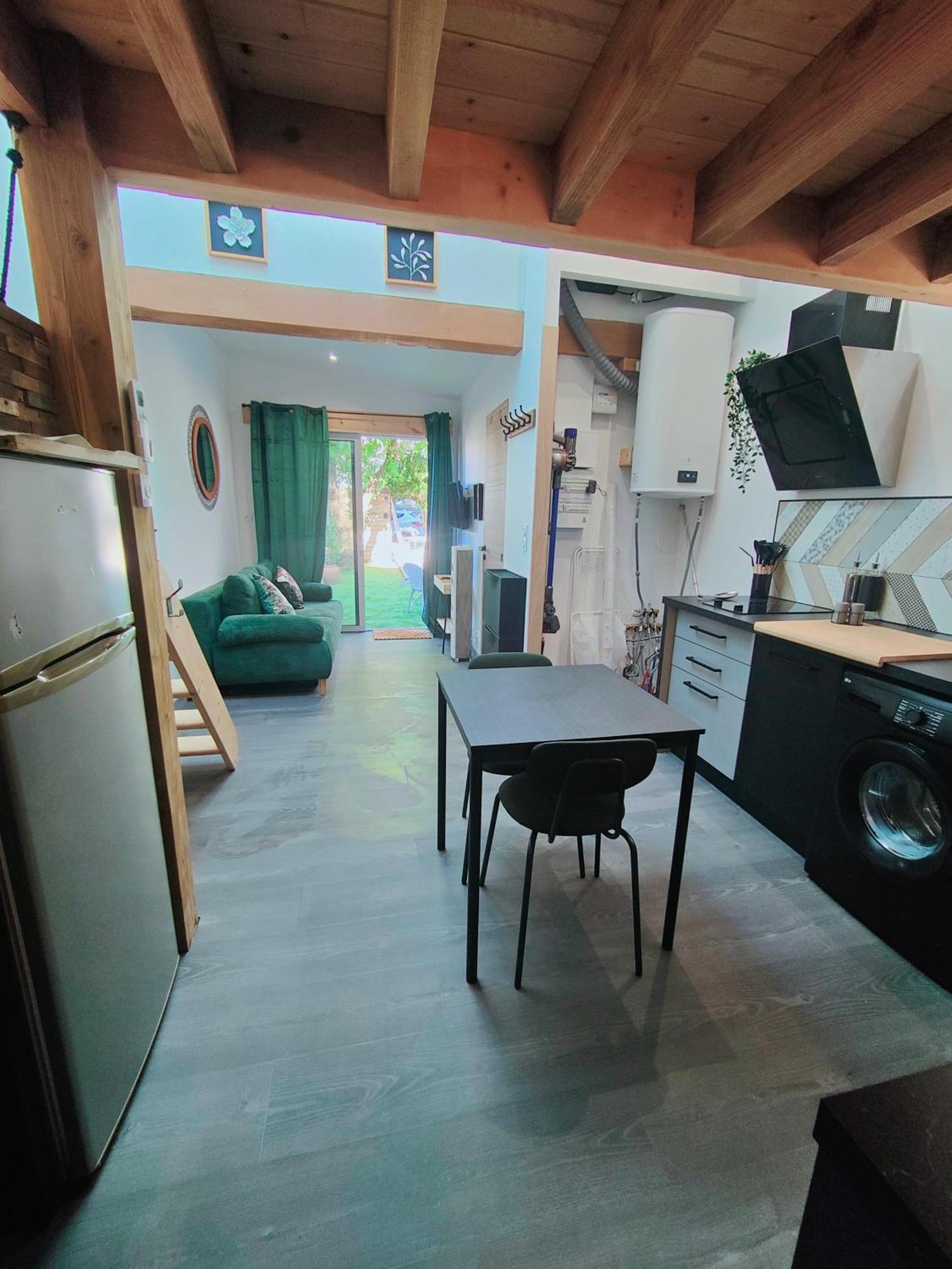 فيلا Tiny House Avec Jardin Et Acces Piscine Chauffee سان ميدارد-أون-جال المظهر الخارجي الصورة