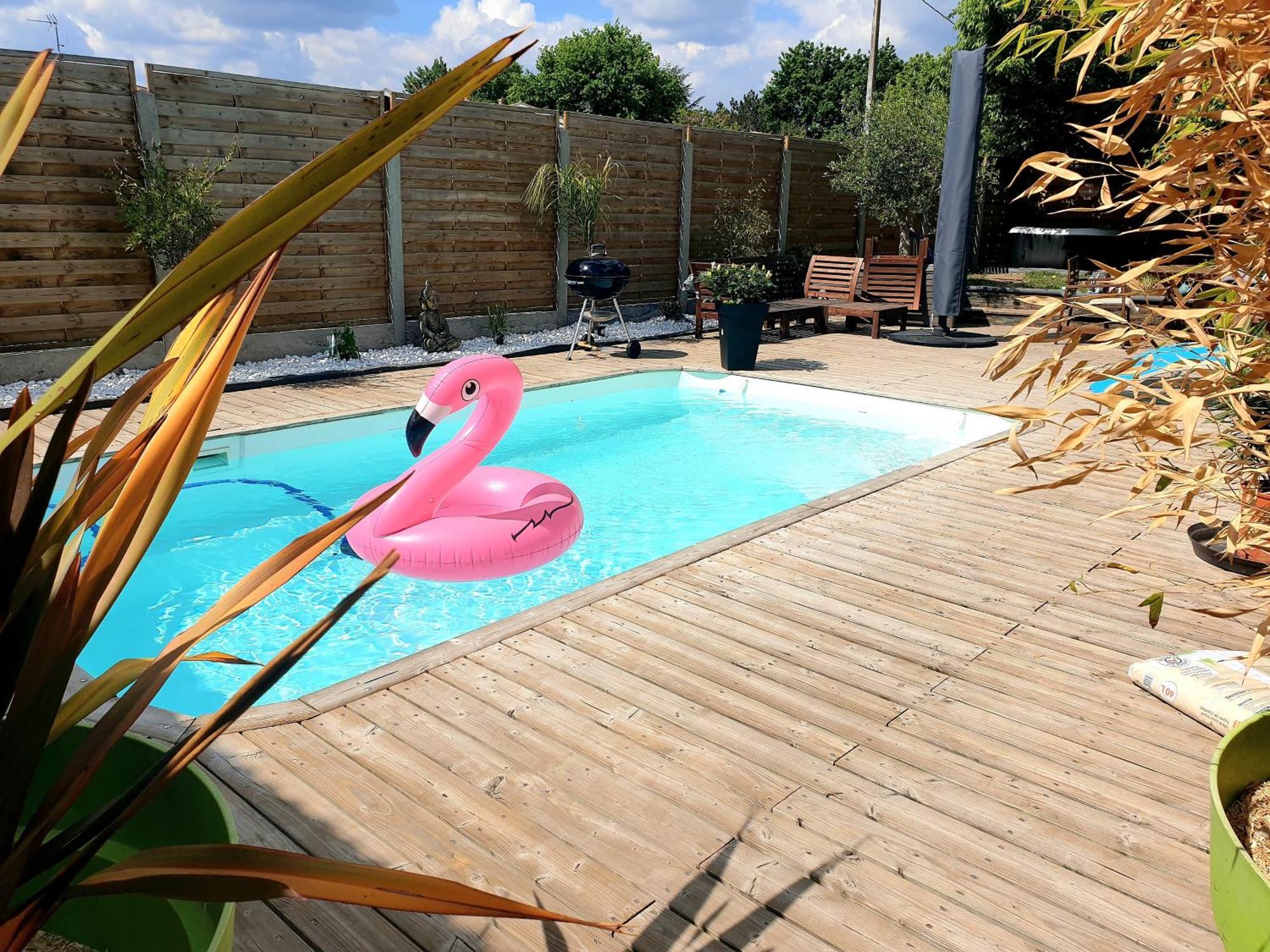 فيلا Tiny House Avec Jardin Et Acces Piscine Chauffee سان ميدارد-أون-جال المظهر الخارجي الصورة