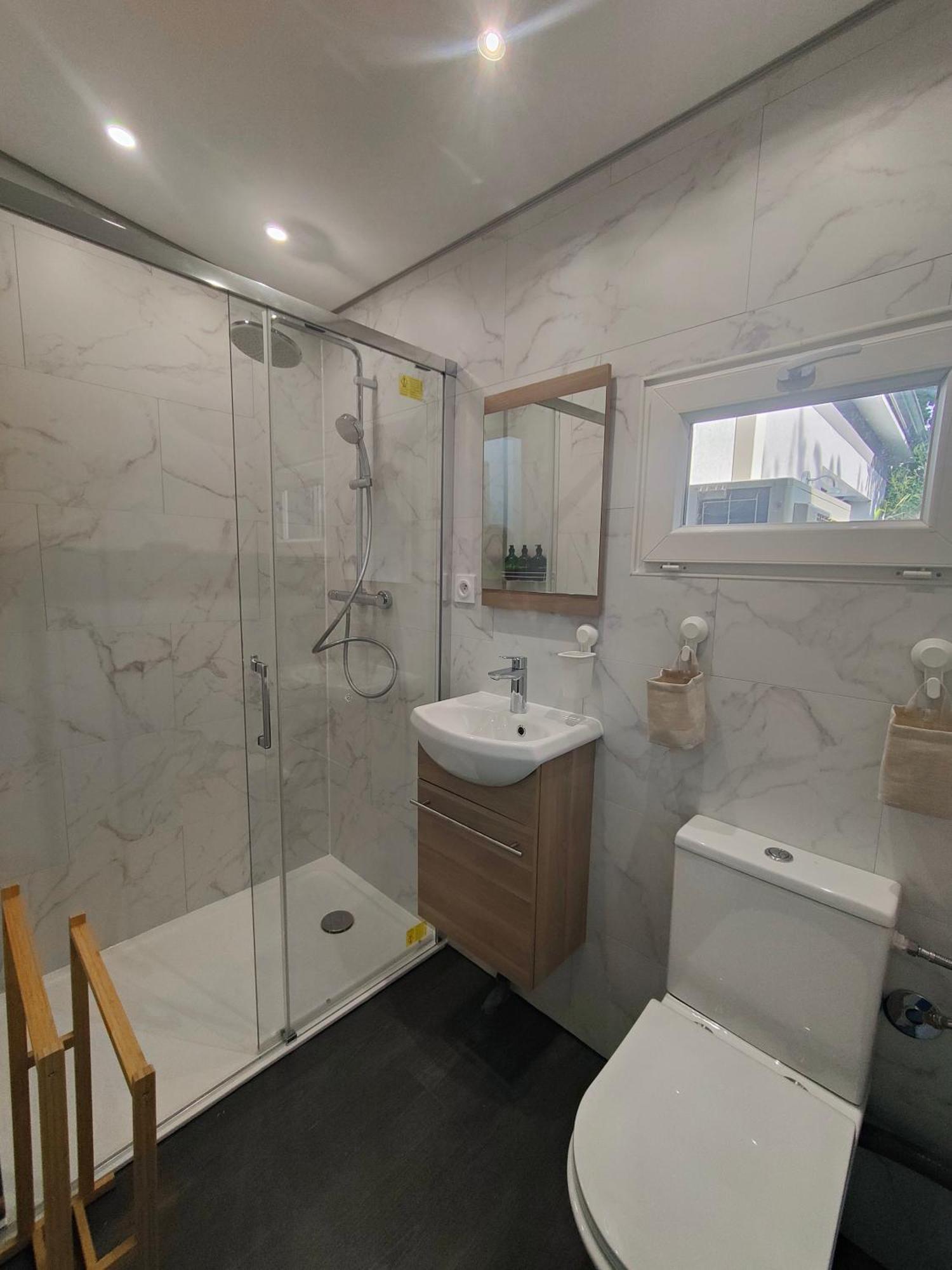 فيلا Tiny House Avec Jardin Et Acces Piscine Chauffee سان ميدارد-أون-جال المظهر الخارجي الصورة