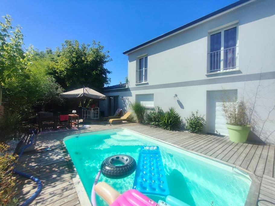 فيلا Tiny House Avec Jardin Et Acces Piscine Chauffee سان ميدارد-أون-جال المظهر الخارجي الصورة